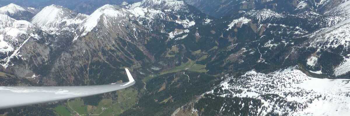 Flugwegposition um 11:59:53: Aufgenommen in der Nähe von Gemeinde Thörl, Österreich in 2208 Meter